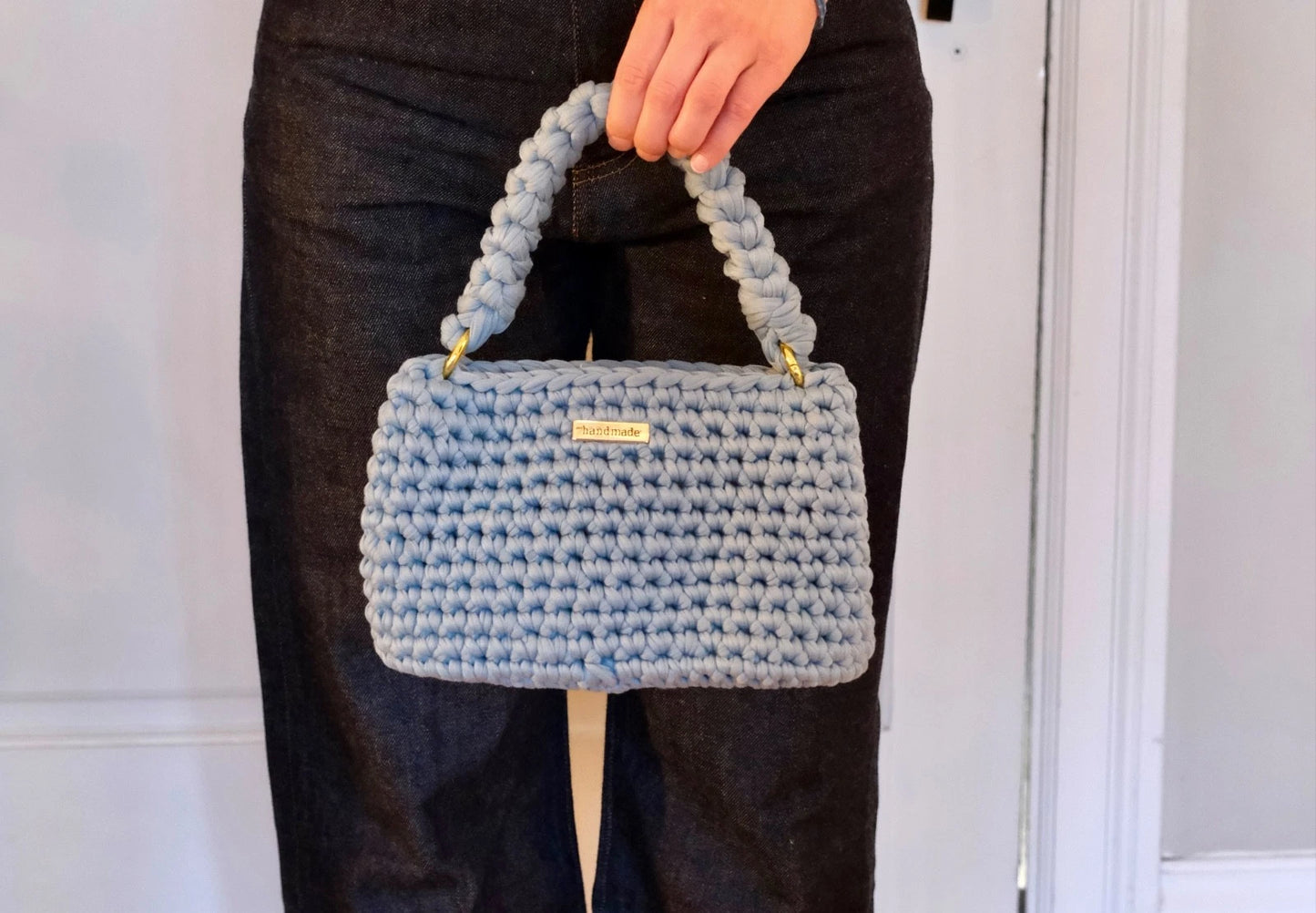 Handmade T-Shirt Yarn Purse in Teal with Hand-Sewn White Liner